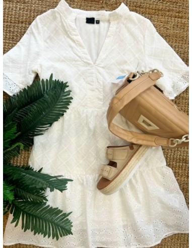 Vestido blanco corto bordado